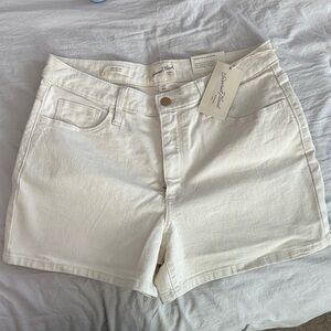 Universal Thread Off-White Jean Shorts